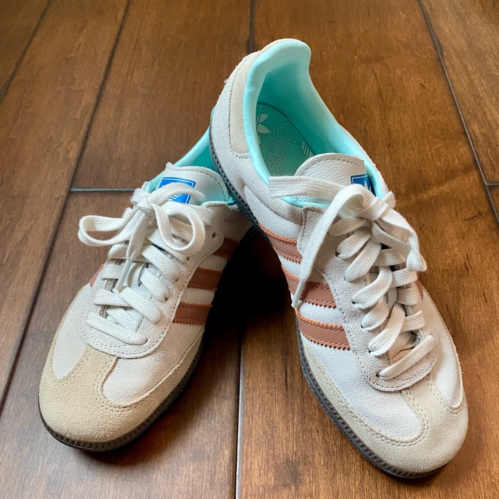 Adidas Samba cream/coral/aqua size 5.5